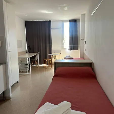 Residencia Universitaria Francesc Giralt I Serrà Auberge de jeunesse